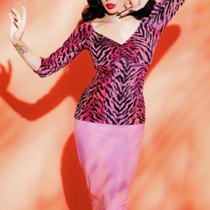 deadly dames Tops - Pinup couture 50s deadly dames jailbird top deadly dames Tops - Pinup couture 50s deadly dames jailbird top
